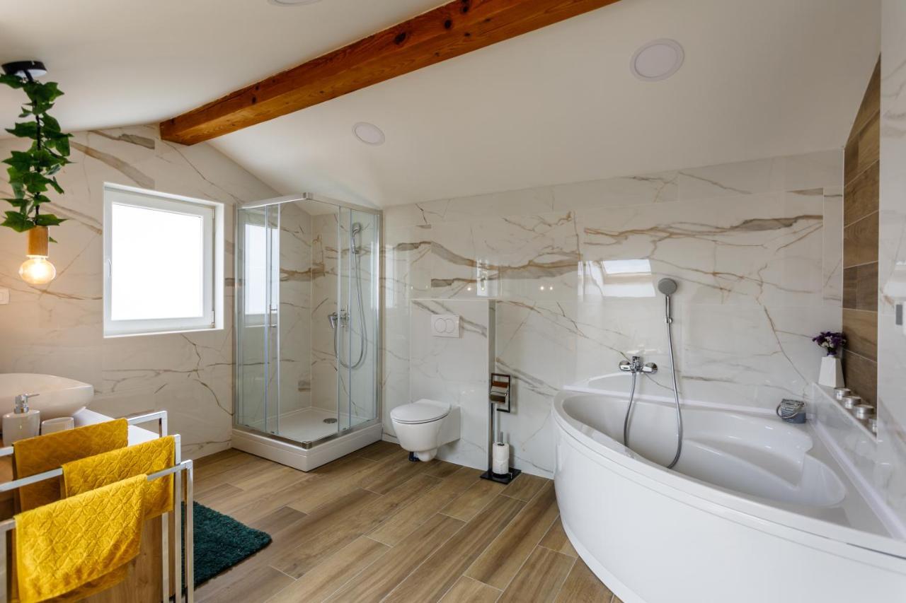 Apartmani Olea II Krk Krk Town Eksteriør billede